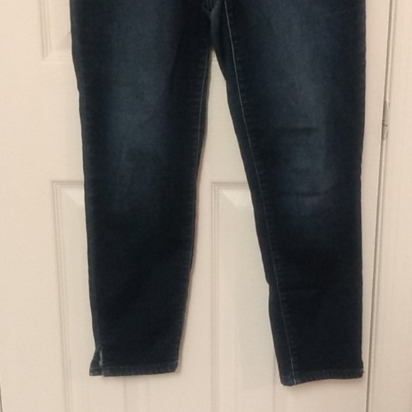 Maternity Crop Jegging - Picture 2 of 5